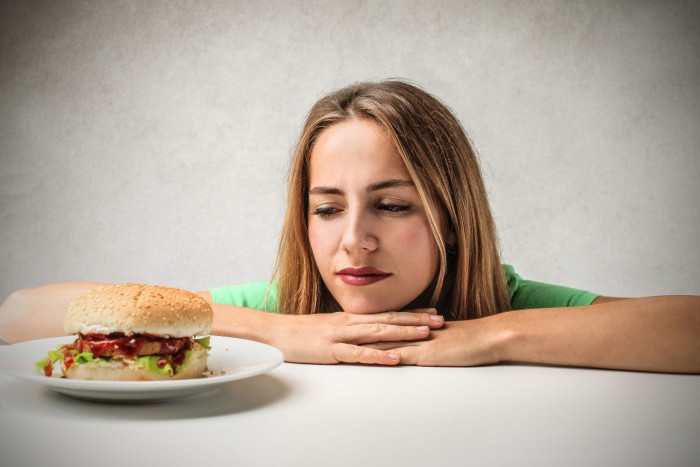 Symptoms of fear of food phobia